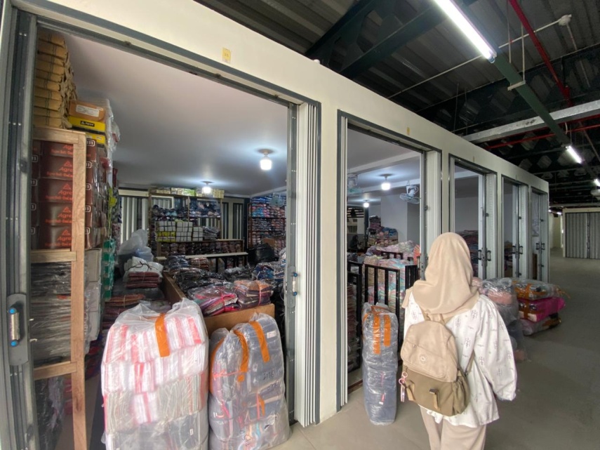 Pedagang Pasar Pagi Keluhkan Tempias Hujan, Usul Penutup Fleksibel agar Estetika Bangunan Terjaga