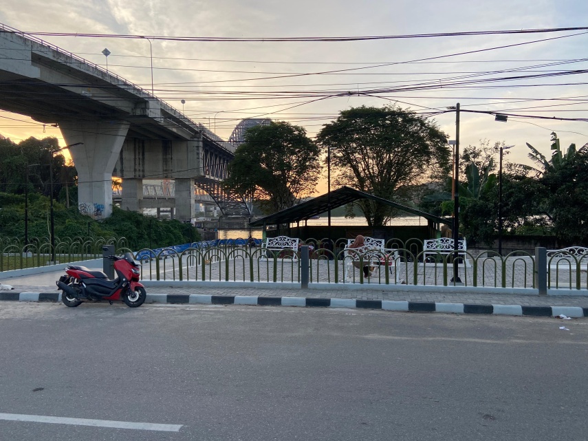 Berdampingan dengan TPS, Taman Modern di Bung Tomo Samarinda Seberang Dapat Catatan dari Warga