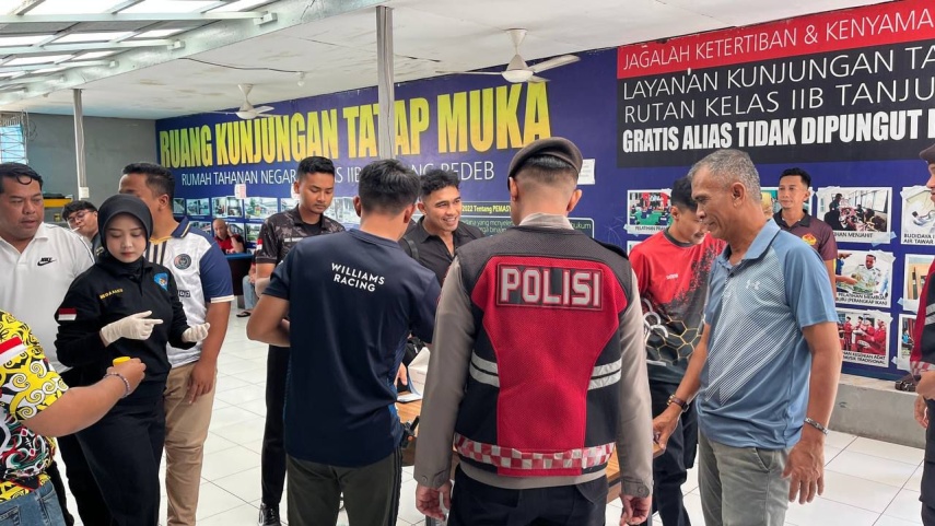 Cegah Penyalahgunaan Narkoba, Puluhan Sipir Rutan Kelas IIB Tanjung Redeb Jalani Tes Urine