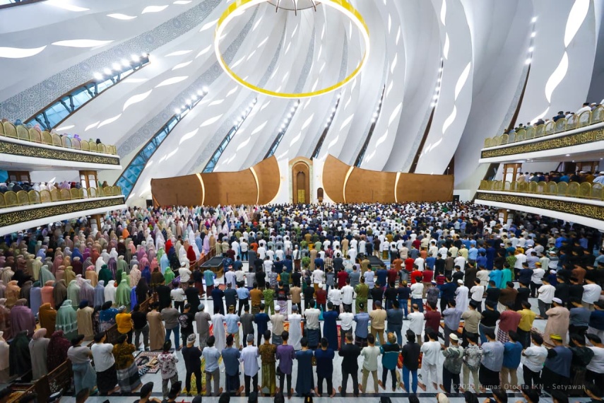 Iduladha Perdana di Masjid Negara IKN, Sapi Kurban Presiden-Wapres Dibagikan ke Pekerja dan Warga
