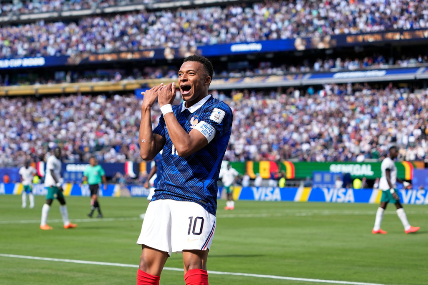Kylian Mbappé sparks France with two goals in 3-1 win over Senegal at the World Cup