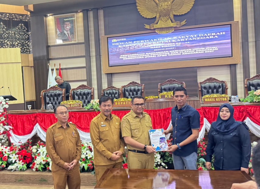Diwarnai Walk Out Fraksi PDIP, Bupati Kukar Tetap Sampaikan Paparan KUA-PPAS APBD 2027