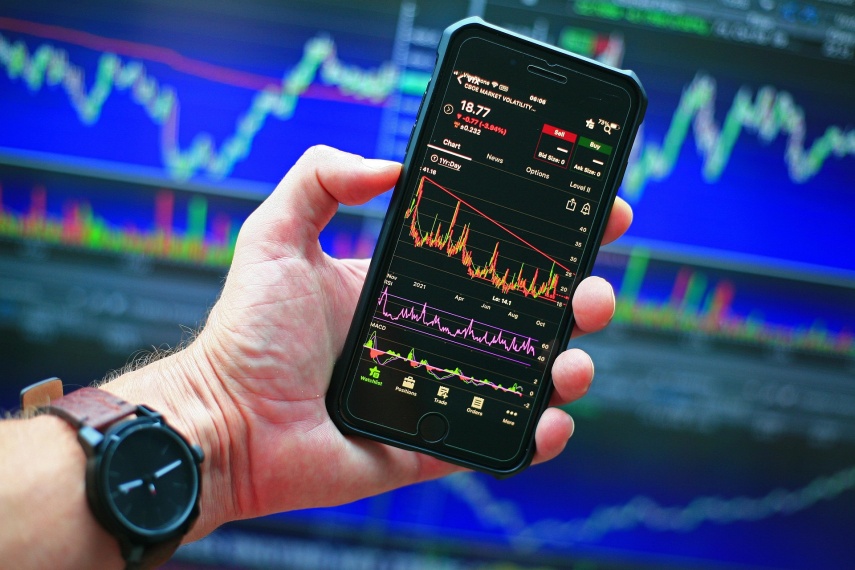 IHSG Hari Ini Anjlok Nyaris 2 Persen ke Level 5.873, Rupiah Tembus Rp 18.027