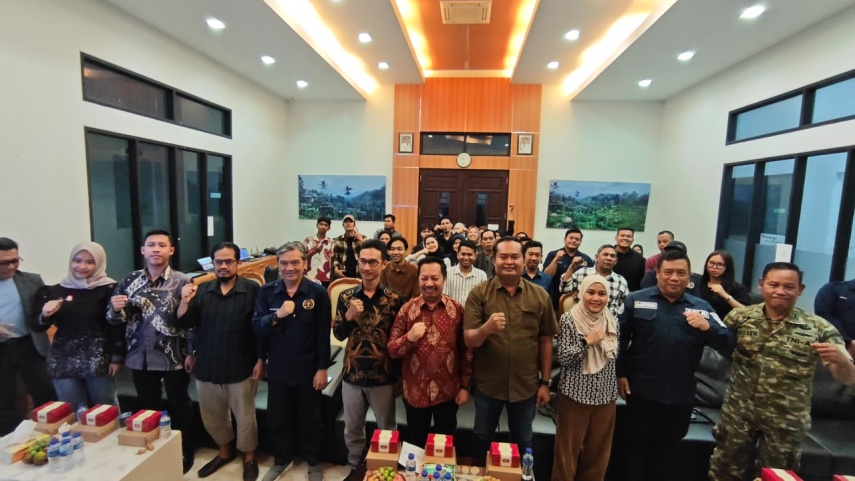 Pembekalan KEJ dan Public Speaking, PWI Kukar Dorong Peningkatan Profesional Wartawan