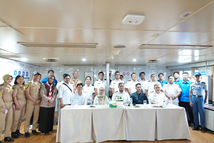 Bentengi Jalur Maritim, BBPOM Samarinda Edukasi Awak Kapal KM Egon Cegah Produk Ilegal