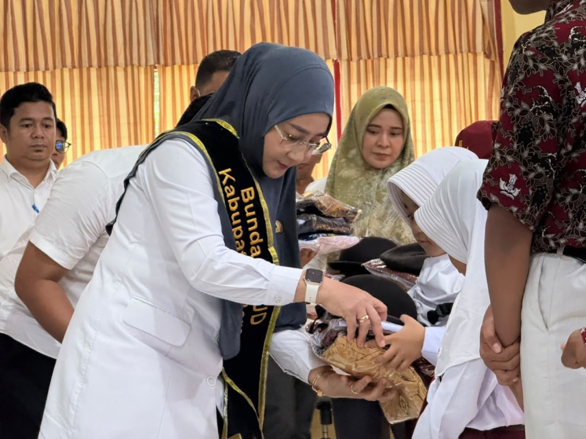 Tak Terpengaruh Efisiensi, Program Seragam Gratis Tetap Disalurkan Pemkab Berau ke Ribuan Siswa