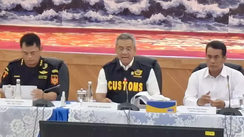 Modus Muatan Garam Tutupi Beras, DJBC Sita 30 Kontainer dan Ribuan Balpres Ilegal