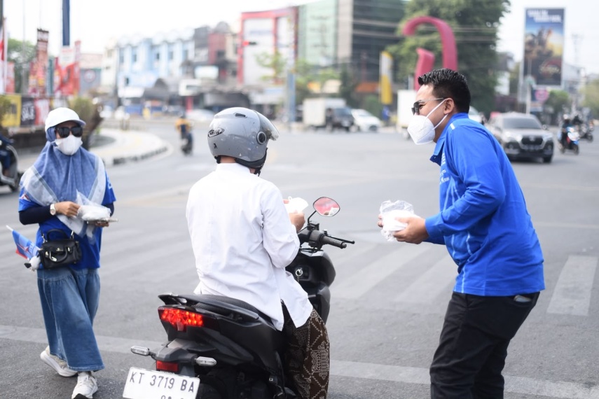 Gerakan Peduli Kabut Asap Samarinda, Demokrat Bagi 3.000 Masker Ludes dalam 30 Menit