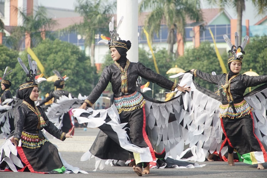 Kisah Raja Berau Pertama Dihidupkan Lewat Tari Kolosal, Bupati Tegaskan Komitmen Sukseskan Program Kerja